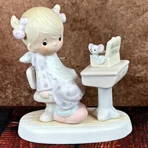 Precious Moments 1981 "Loving is Sharing" E-7162